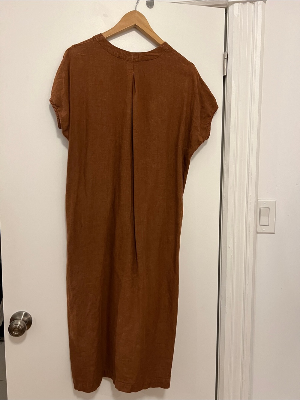 Two Days Off Linen Dress in Rust - Picture 5 of 6